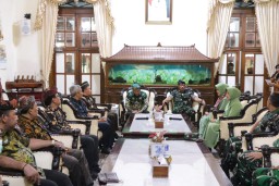 Danrem 084/ Bhaskara Jaya Lakukan Kunjungan Kerja Ke Pemkab Sidoarjo