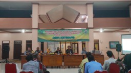 Babinsa Koramil 0816/13 Wonoayu Hadiri Musdesus Validasi Data BLT-DD