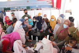 Warga Sidoarjo Antusias Ikuti Bakti Sosial Dalam Rangka HUT TNI ke 77 Di Kodam V/Brawijaya