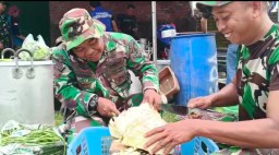 Hari Ketiga Pasca Puting Beliung, Kerja Bakti di Desa Sidokepung Masih Berlangsung