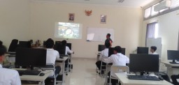 Tanamkan Rasa Cinta Tanah Air, Babinsa Koramil 0816/05, Berikan Materi Wasbang Kepada Siswa Siswi Yang Melaksanakan PSG