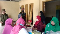 Babinsa 0816/13 Wonoayu Pendampingan Posyandu Lansia