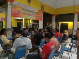 Babinsa Ramil 0816/13 Hadiri Musyawarah Desa Penetapan Anggaran Pendapatan Dan Belanja Desa
