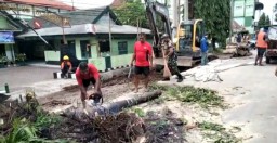 SALING MEMBAHU JAGA KERAPIHAN KORAMIL 0816/05 DENGAN TETAP JAGA KEBERSIHAN