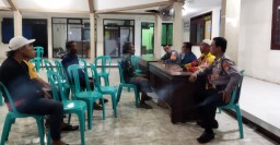 Babinsa Desa Sentul Koptu Moh Hariyanto Melaksanakan Kegiatan Patroli Malam