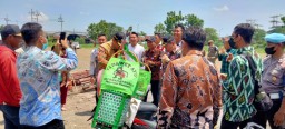 Babinsa Koramil 0816/05 Sertu Sukandar Kawal Bupati Monitoring Pembangunan SMPN 2 Kecamatan Tulangan