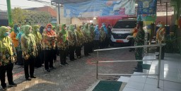 Anggota Babinsa Koramil 0816/06/Tanggulangin Mlaks Giat Pelatihan PBB Kepada Petugas &amp; Pegawai Puskesmas