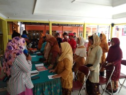 Babinsa Koramil 0816/05 Tulangan Menghadiri Kegiatan Posyandu Karang Werda