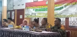 Anggota Babinsa Koramil 0816/06 Tanggulngin Hadiri Undangan Musrenbangdes