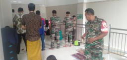 Danramil Dan Babinsa menjalankan Shalat Jumat Di Sela-Sela Kegiatan Pam Route Kunker Pangdam V/Brw