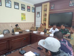 Babinsa Koramil 18/Sedati Hadiri Mediasi Permasalahan Desa Binaan