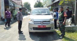 Serma Syaipul Anang Babinsa Koramil 0816/06 Tanggulangin Lakukan Pengawalan ODGJ Untuk Perawatan