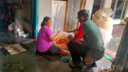 Babinsa Koramil 0816/12 Prambon melaksanakan Komsos dengan pemilik usaha UMKM