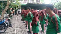 BABINSA KORAMIL 0816/05 MASUK SEKOLAH PEMBINAAN WASBANG &amp; PBB