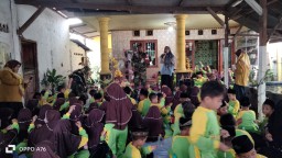 Serka Awwabin Laksanakan Kegiatan Out Door Learning dr murid SD Al Islah Krembung.