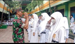 PROGRAM BABINSA MASUK SEKOLAH, BABINSA BERIKAN WAWASAN TENTANG KEDISIPLINAN KEPADA SISWA SISWI SMP 3 WARU