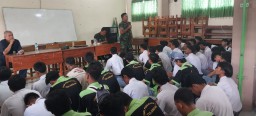 Bangkitkan Minat Menjadi Prajurit TNI AD, Babinsa Koramil 0816/05 Lakukan Sosialisasi Di SMK 2 Persatuan