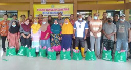 Danramil 0816/06 Bersama Bupati Sidoarjo Meninjau Lokasi Banjir Dan Bagikan Bantuan Sembako