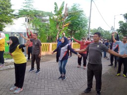 Giat Senam Kesegaran Jasmani SKJ Bersama Forkopimka Tarik Beserta Seluruh Instansi Dan Aparatur pemerintahan Desa Se-kecamatan Tarik