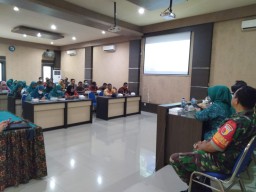 Peltu Lukman Mewakili Danramil 0816/05 Menghadiri Rapat Lokakarya Mini Lintas Sektor Triwulan I Kec. Tulangan-Sidoarjo