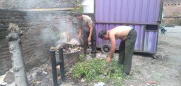 Dipimpin Danramil 0816/05 Tulangan bersama anggota laksanakan kurve pangkalan