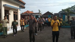 Anggota Koramil 0816/13 Wonoayu Semangat Ikuti Senam Aerobic