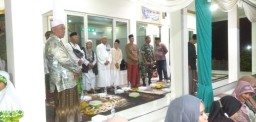 Komsos Danramil 0816/05 Kapten Inf Moh. Said bersama Babinsa Serka Sukardi Hadiri Pengajian Akbar