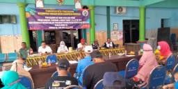Peran Aktif Babinsa Koramil 0816/06 Tanggulngin Giat Pendampingan Penyaluran BLT-DD