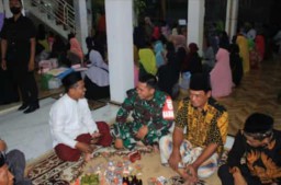 Komsos Dengan Tokoh Agama, Babinsa Koramil 15/Sukodono Hadiri Pengajian Umum