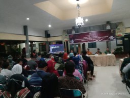 Peltu Edi Siswanto Koramil 0816/11 Tarik Hadiri Rapat Pleno Rekapitulasi Data Pemilih Hasil Pemutahiran DPHP Pemilu 2024 Tingkat Kecamatan