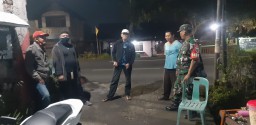 Babinsa Koramil 0816/12 Prambon monitoring wilayah binaan