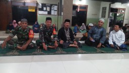 DANRAMIL 0816/05 BESERTA BABINSA HADIRI ACARA SANTUNAN ANAK YATIM &amp; JANDA DI PONPES