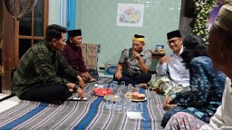 Senasib Sepenanggungan Kapten Inf Moh. Said Beserta Babinsa Baca Tahlil Berikan Doa.