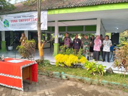 Danramil 0816/07 Hadiri Upacara Deklarasi Pembangunan Zona Integritas di Kec. Krembung