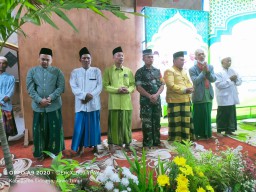 Babinsa Koramil 0816/12 Prambon Serma Sunoko hadiri acara pengajian bulanan di Ponpes Darul Falah