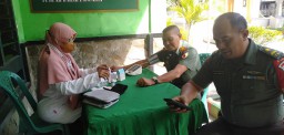ANGGOTA KORAMIL 0816/16 WARU MELAKSANAKAN PENGECEKAN KESEHATAN BERKALA