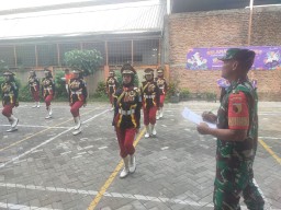 Babinsa Koramil 0816/01 Sidoarjo menjadi juri LKBB antar sekolah SMP /MTs sederajat di SMK YPM 8 Sidoarjo