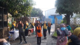 Peltu Marjuki Bati Tuud Koramil 0816/05 Bersama Rekan Babinsa Senam Aerobik Lintas Sektor Bersama Muspika