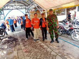 Bati Tuud Koramil 05/Tulangan Peltu Marjuki Hadiri Kunjungan BPD Provinsi Pemerintah Daerah Kalimantan Barat Didesa Wisata Kaki Bumi Petik Jambu.