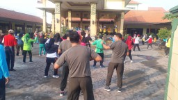 Sehatkan Seluruh Syaraf Dalam Tubuh Anggota Koramil 05/Tulangan Jaga Kebugaran