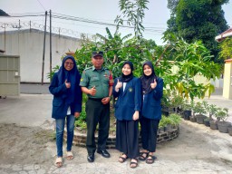 Anggota Babinsa Koramil 0816/06 Tanggulangin Monitor Giat Mahasiswa Yang Sedang KKN