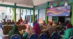 Babinsa Desa Penatarsewu Hadiri Rembuk Stunting Bersama Pemdes &amp; Kasi Kesos Kecamatan Tanggulangin