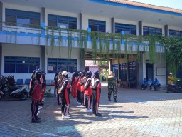 Batituud Ramil 0816/07 Berikan Materi Wasbang Pada MPLS dan PBB SMK Budhi Dharma Krembung