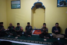Tingkatkan iman dan taqwa, Dandim Sidoarjo dan anggota yasinan bersama
