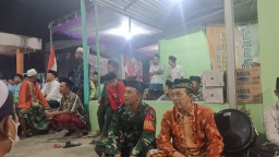 Babinsa Koramil 05/Tulangan Hadiri Acara Pengajian Umum &amp; Gebyar Sholawat Dalam Rangkah Haul Mba Dempok Mba Abd Hadid Asy Syaiban