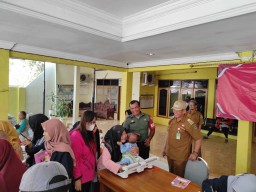 Cegah Stunting Babinsa Aktif ke Posyandu di Kampung Pancasila