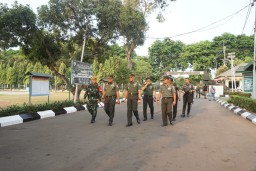 Dandim 0816/Sidoarjo mendampingi Pangdam V/Brawijaya melaksanakan kunker ke Bataliyon Arhanud 8/MBC
