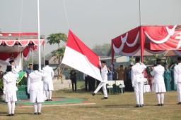 HUT KEMERDEKAAN RI Ke-78 TA 2023, FORPIMKA TARIK MERIAHKAN DENGAN UPACARA BENDERA DI LAPANGAN DESA TARIK