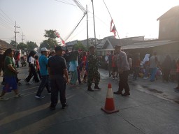 Kompak Babinsa &amp; Bhabinkamtibmas Desa Kebaron Kawal Jalan Sehat//Memeriahkan HUT RI ke-78