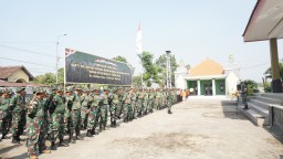 Dandim 0816/Sidoarjo Pimpin Apel Bersama Dalam Rangka Karya Bakti TNI Pembangunan Jembatan